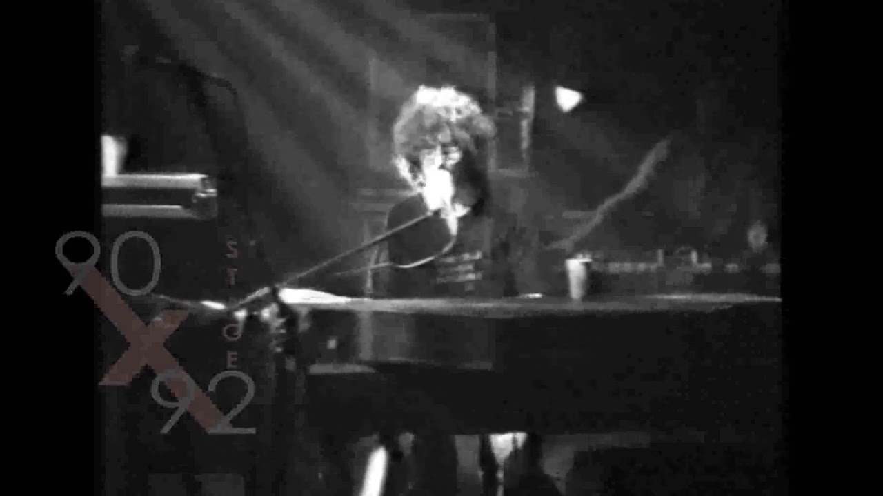 Filosofía barata y zapatos de goma - Charly García - Teatro Gran Rex, 1990