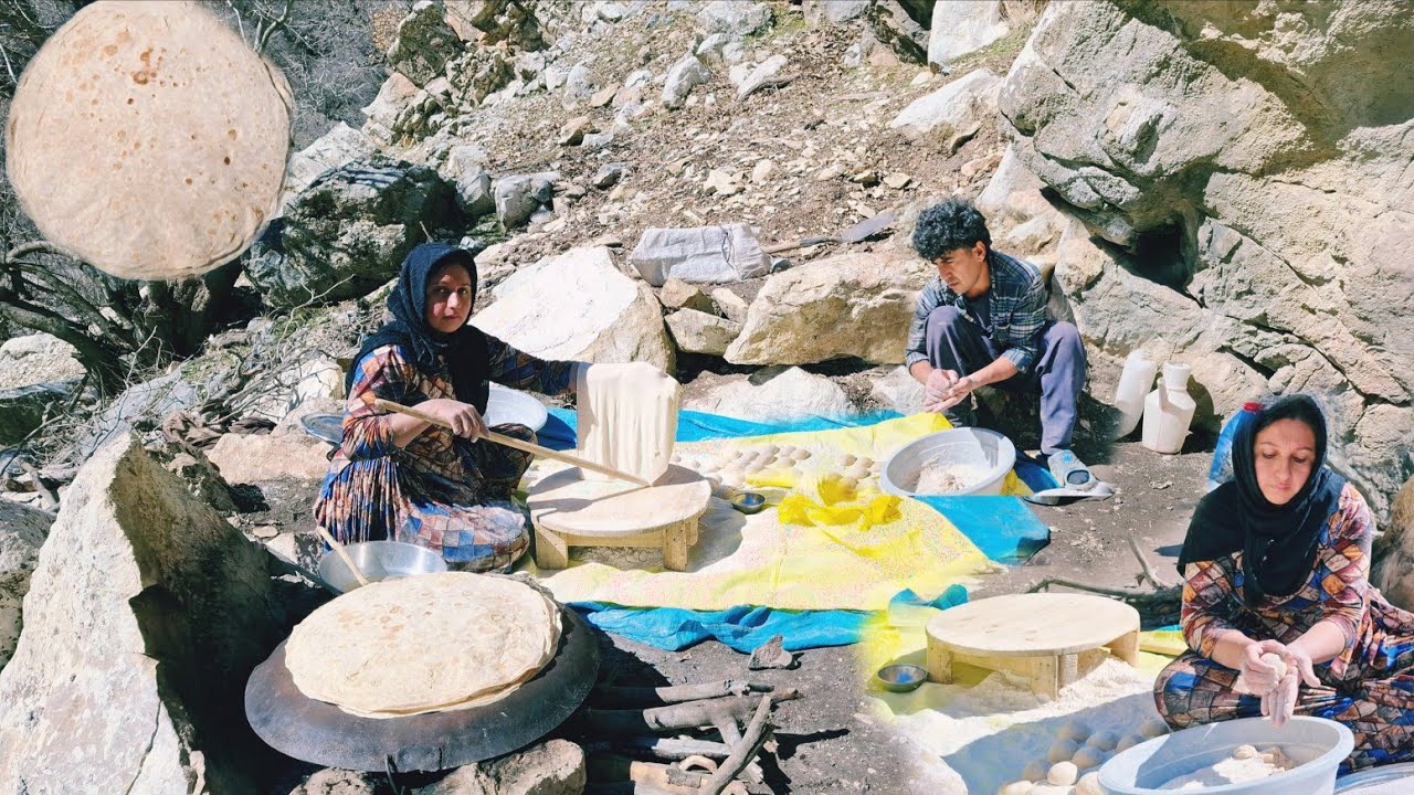 Nomadic life in harsh conditions: cave-dwelling nomads, baking local bread🍞 over a fire🔥