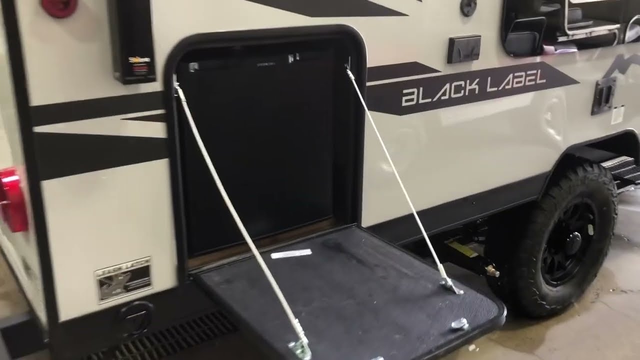 2025 Wolf Pup Black Label 16FQBL Couples Camper Travel Trailer RV