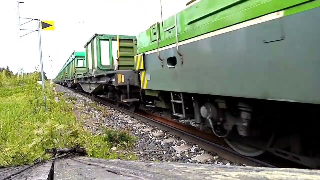 (VR-Yhtym&auml; Oyj) S&auml;hk&ouml;veturi: Sr1 T 5900 Max:140km/h [KEM-VKA]