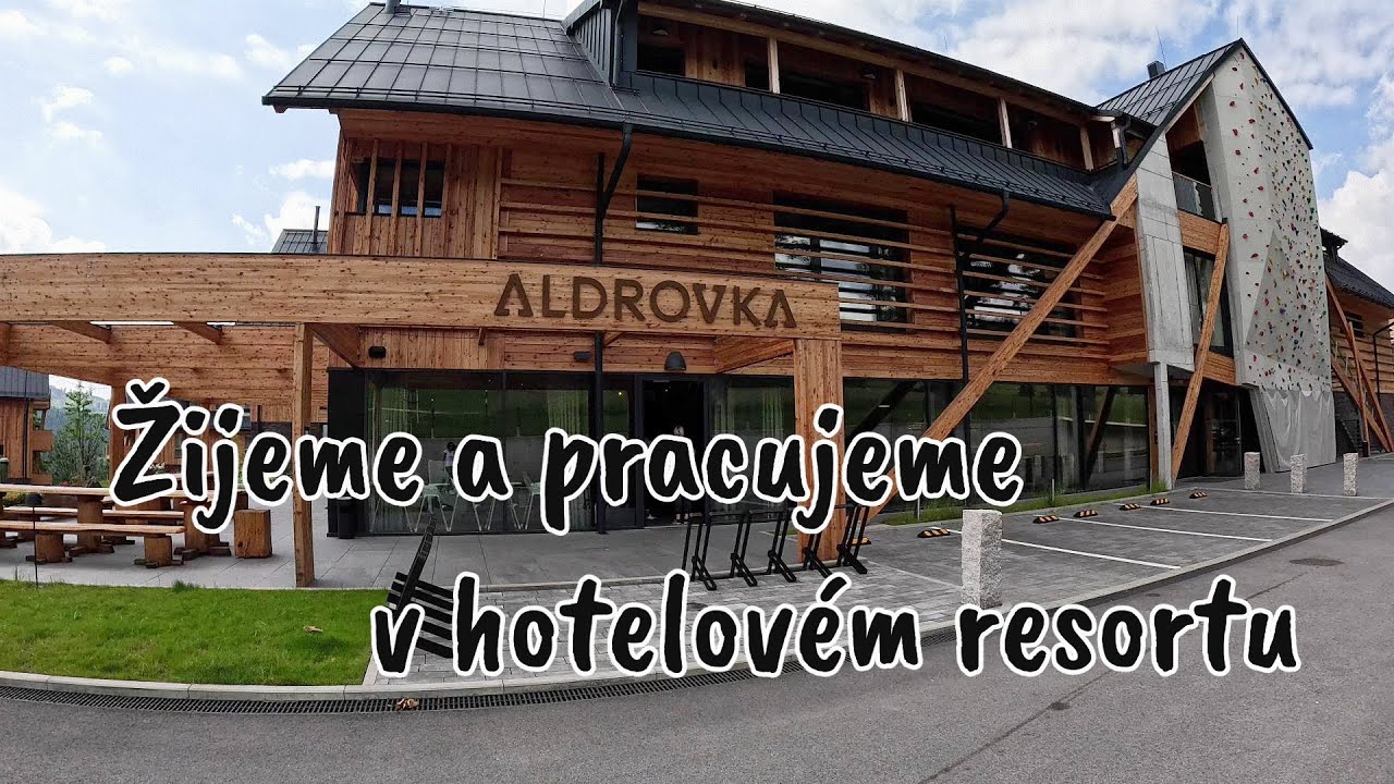 Žijeme a pracujeme v hotelovém resortu