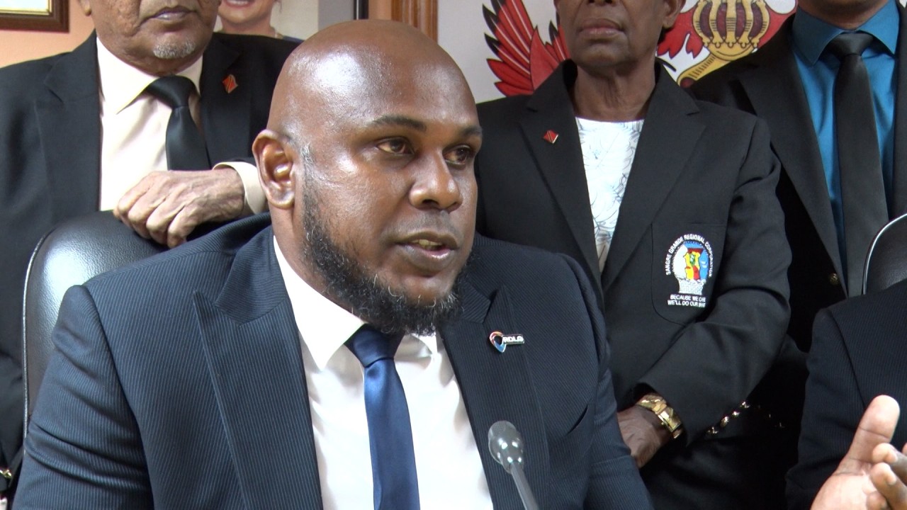 Корпорация Sangre Grande принимает меры по решению проблемы уличной торговли.