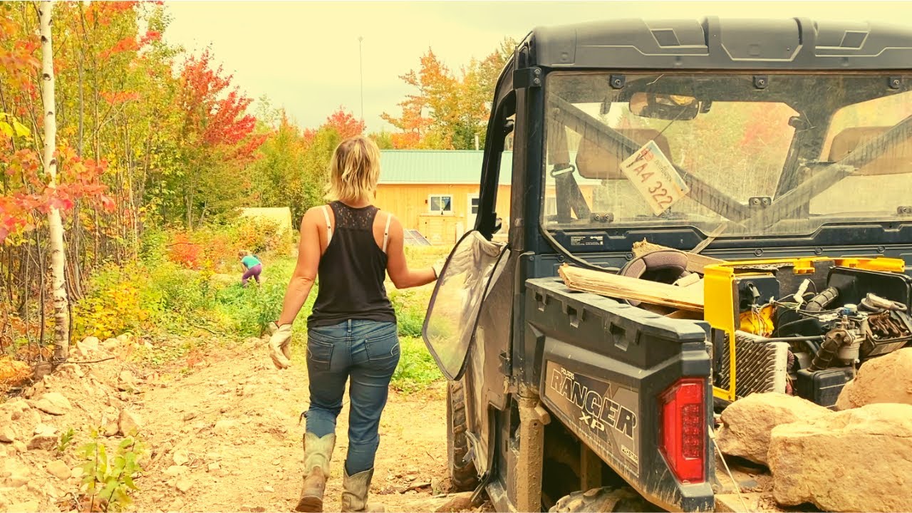 FARM GIRL Building A Pig Pen 2