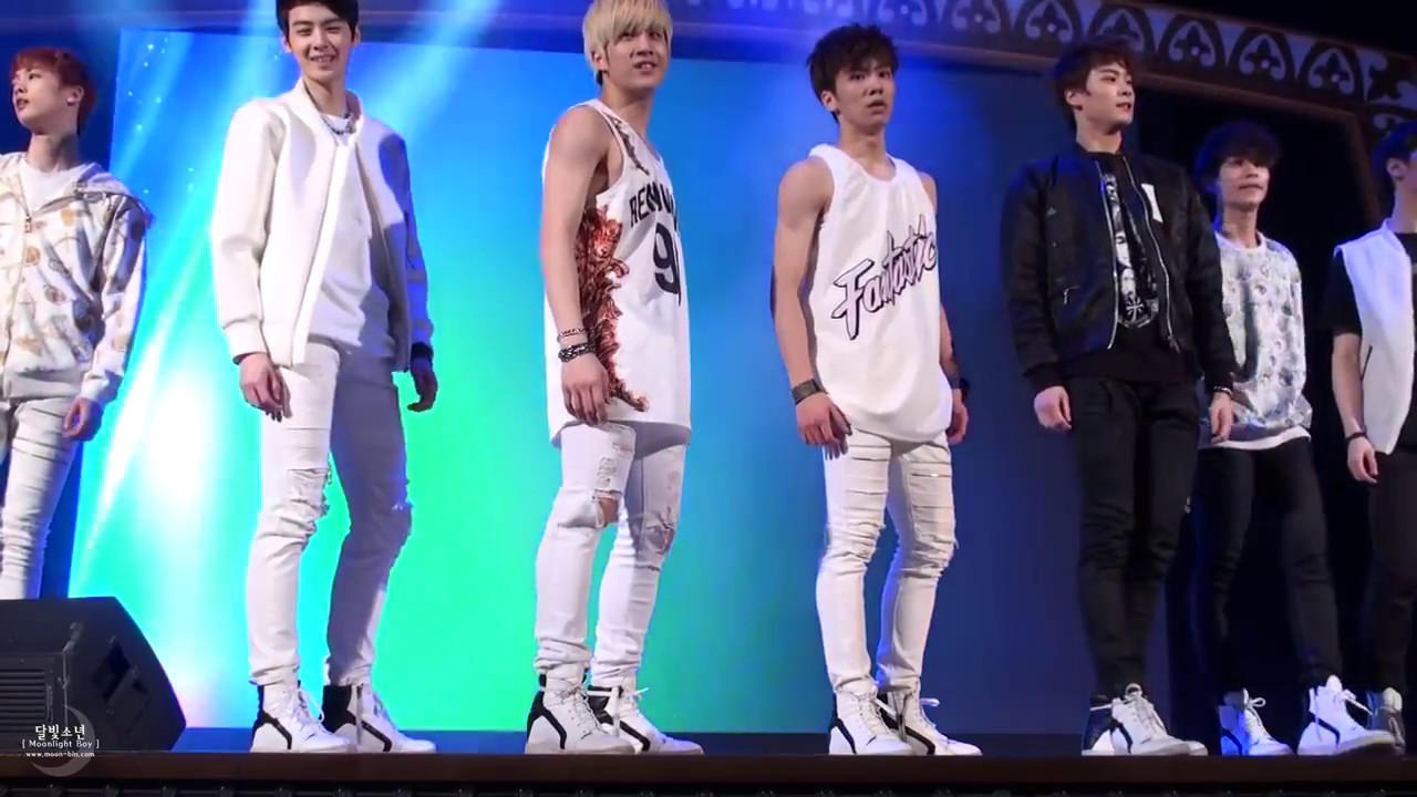 ASTRO (아스트로) Maximum (DBSK/TVXQ) & Growl (EXO) Lotte World Rising Star Showcase (Predebut) (Iteen)