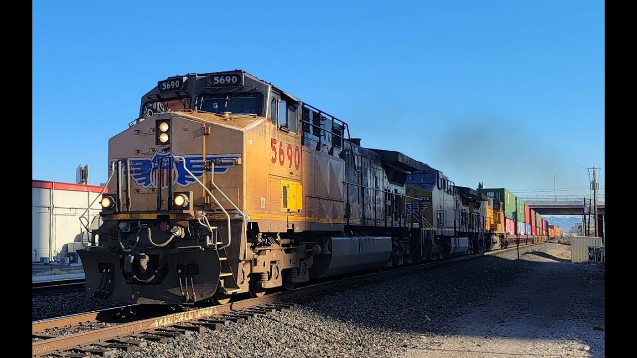 3 UP AC44s roll a Z-Train WB outta Las Vegas