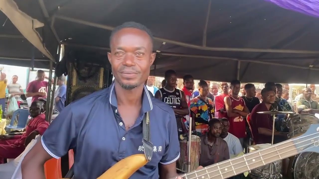 Emperor Chuks Igba Performing Live at Kwale.