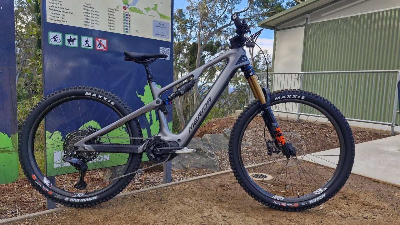 New bike day!! Lots of waffling!! (Merida e160 CF 7K)