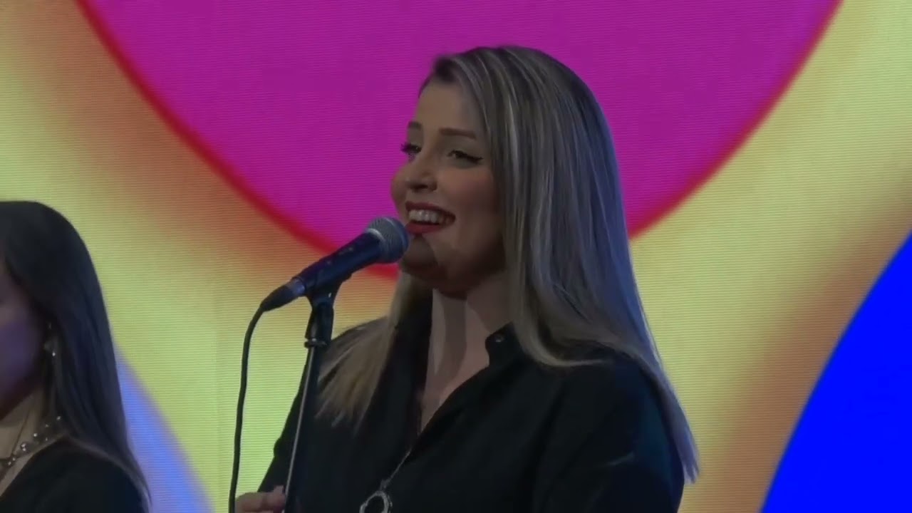 Poprika, Yeni Dünya Zirvesi’nde Sahnedeydi!