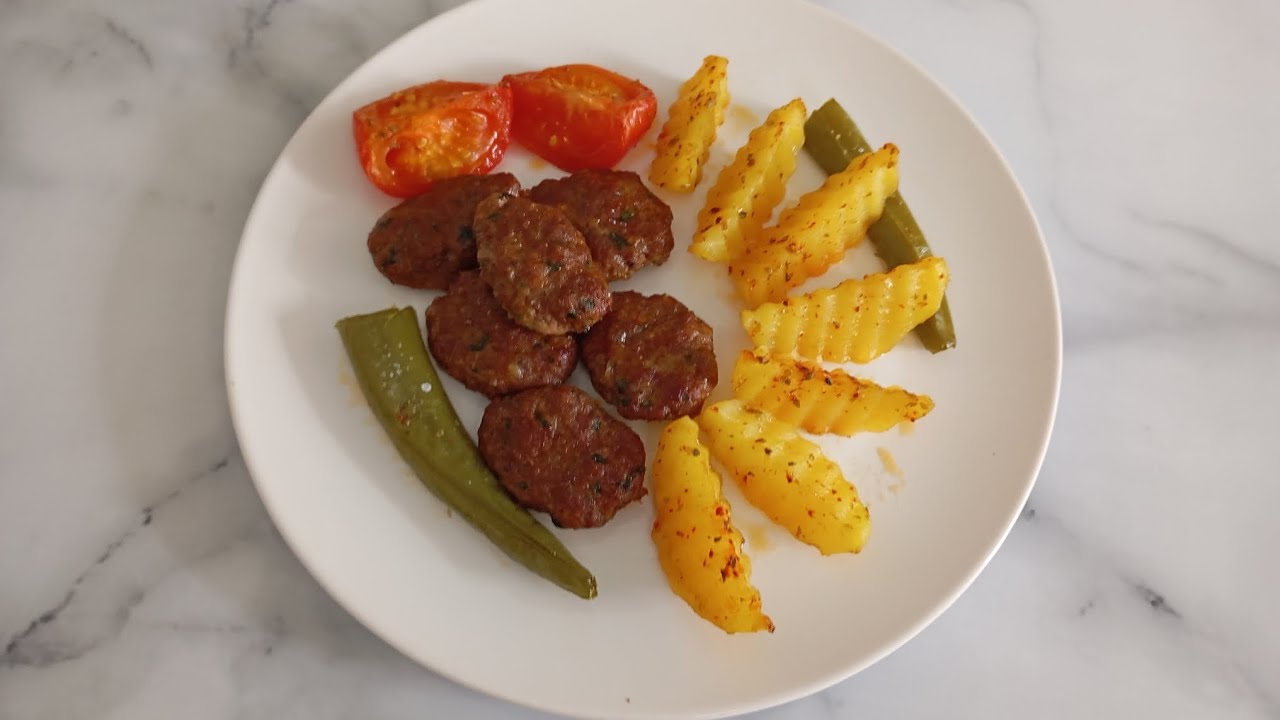Anne usülü fırında köfte patates tarifi 