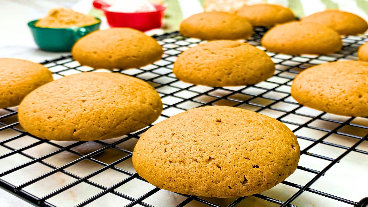 The Best Soft Gingerbread Cookies Recipe for Christmas