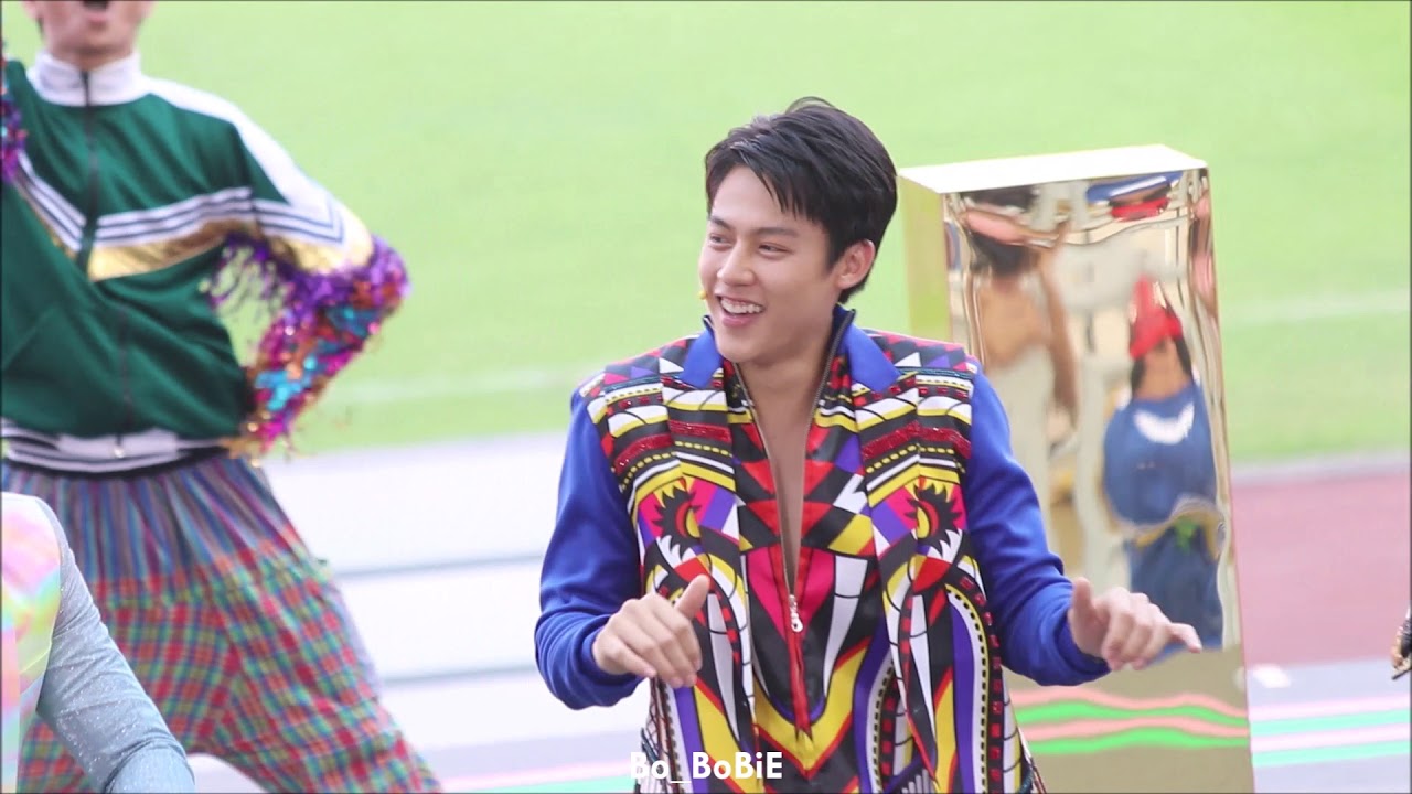 [cut] FANCAM หมาก ปริญ - ฟุตบอล 49 ปีช่อง 3 งานวัดคาร์นิว้าว