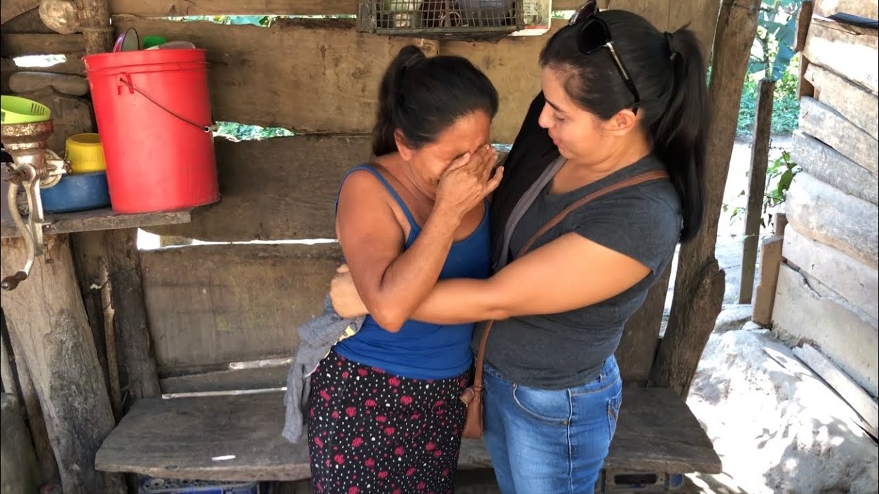 🔴 Llora de agradecimiento porque no tenia nada para comer/