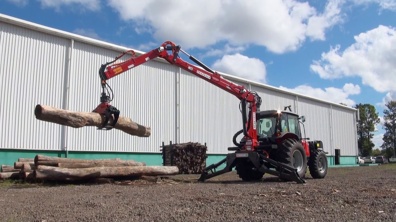 Grua Florestal 7.78w em Trator PENZSAUR