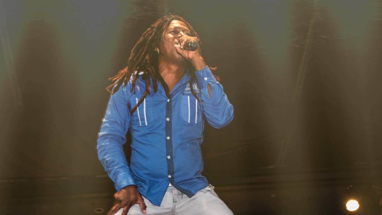 Charles King - El hombre ensillao (Champeta Criolla)