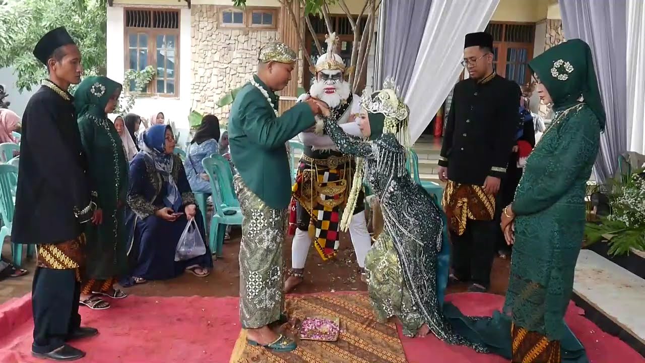 PROSESI PERNIKAHAN FARIDA DAN YOGAFARIDA AINUN JARIYAH DAN RESTU PRAYOGO