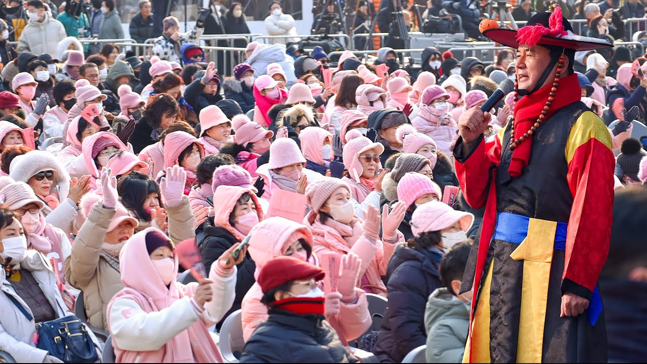 이찬원 가수의 팬덤(찬스)언급한 강영석 상주 시장님 '농사 지어주신 곶감 농업인 여러분들 그리고 특별히 찬스 여러분들에게 감사인사 올립니다~!' 축사 멘트