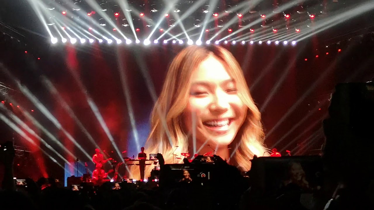 Maroon 5: Red Pill Blues Tour 2019 Bangkok - Girls Like You