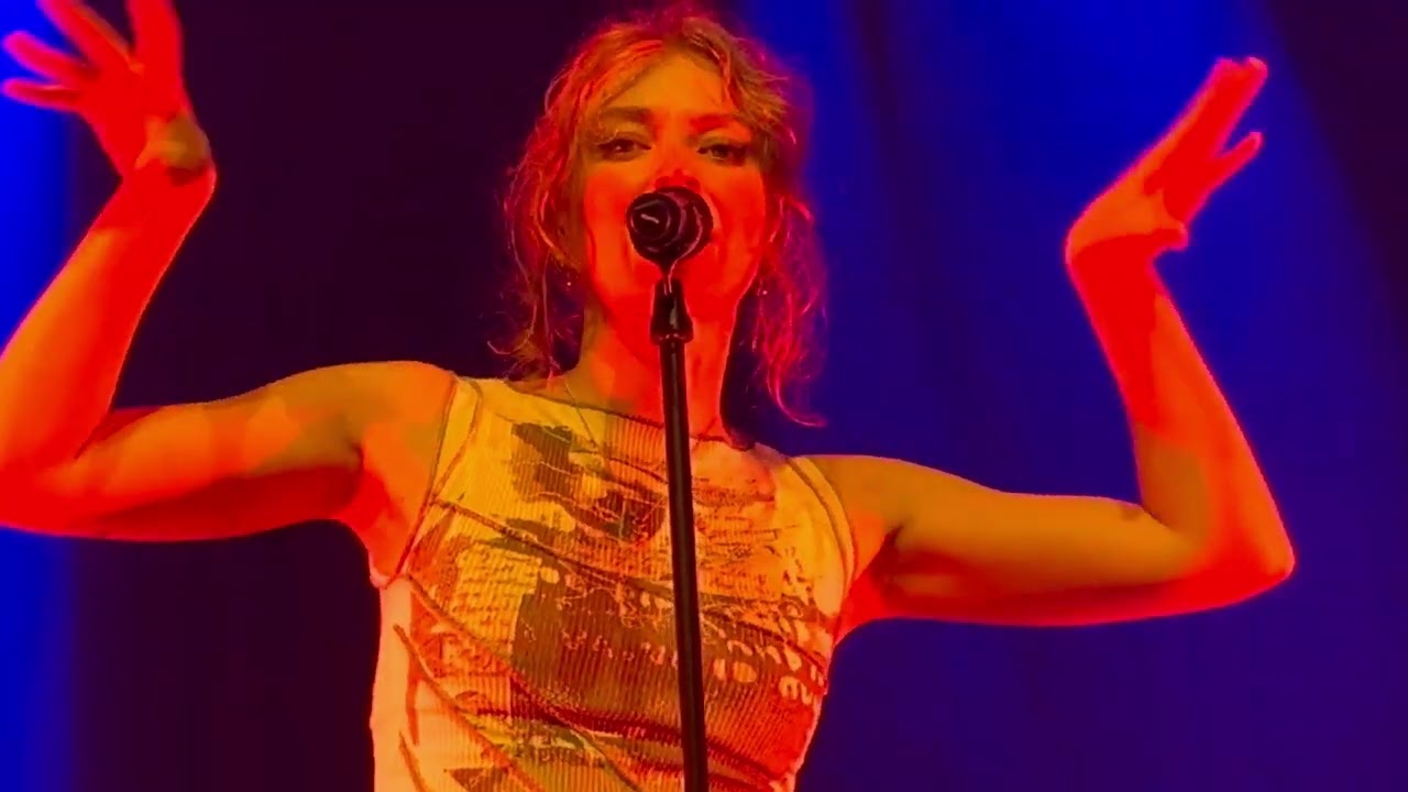 Froukje - Onbezonnen [[Live at Hedon Zwolle 13-04-2024]]