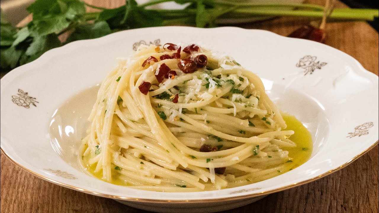 Aglio Olio Peperoncino & Pecorino Romano