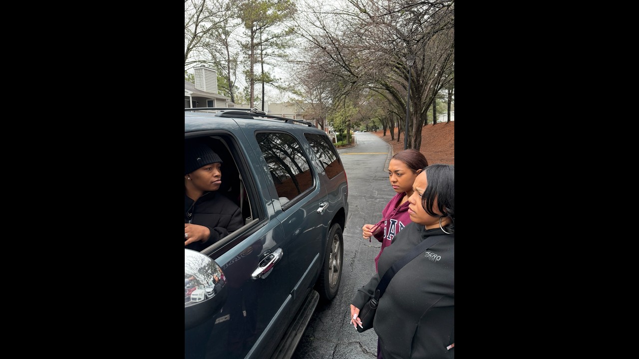 Lacreesha’s neighbor clowns her when she sees the truck is finally out of repo