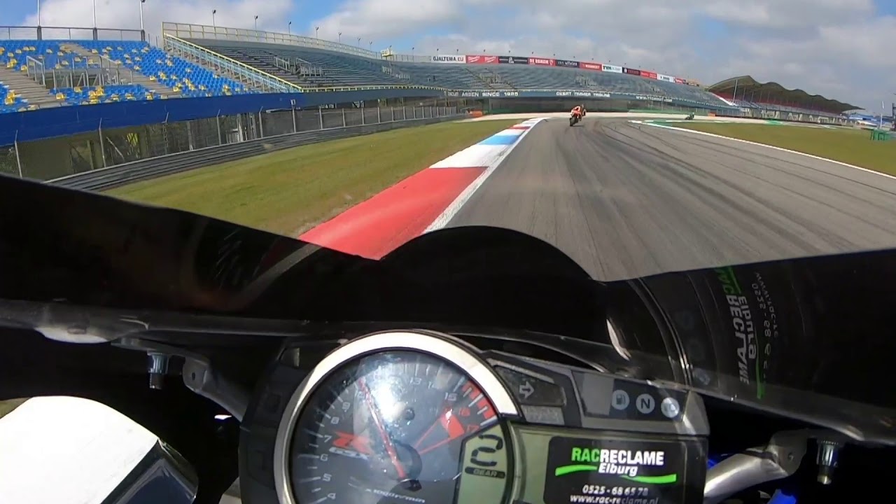GSX-R 750 1998 SRAD and GSX-R 600 2011 at Assen track day