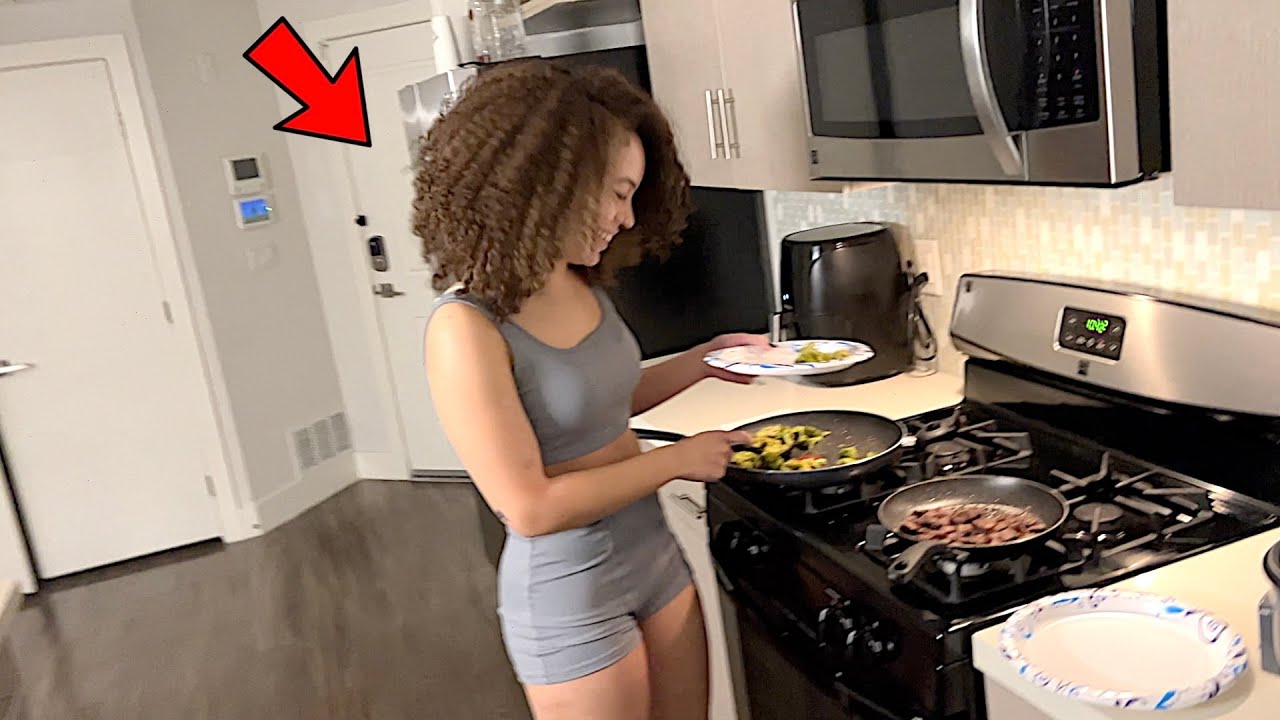I CAUGHT HER COOKING FOR ME ! 🤣🙈