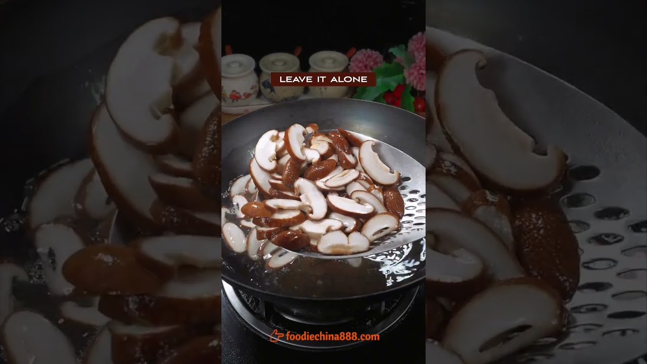 ПРОСТОЙ РЕЦЕПТ ГРИБОВ, ТУШЕНЫХ НА ПЛИТЕ С ЯЙЦАМИ #рецепт #приготовление #китайскаяеда #грибы #яйц...