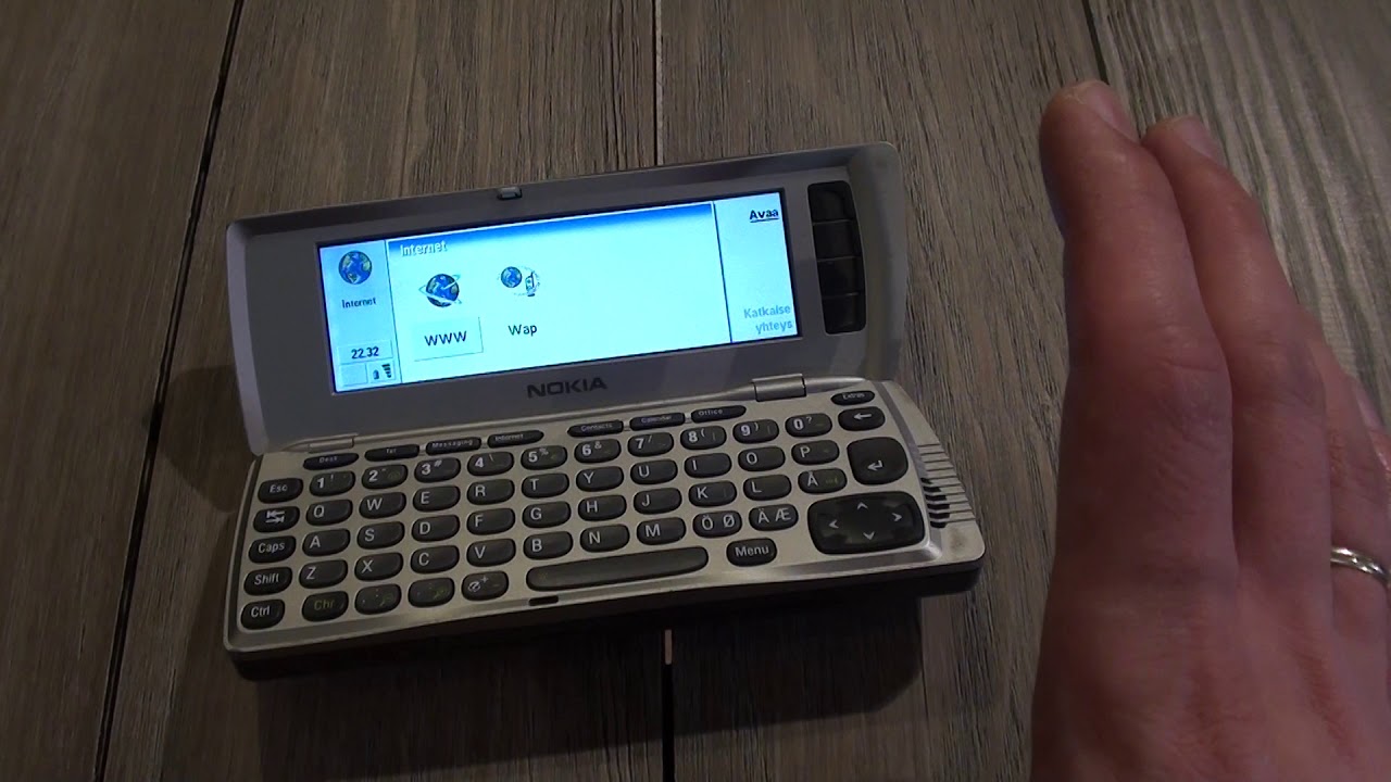Nokia 9210i - коммуникатор начала 2000-х на системе Symbian S80
