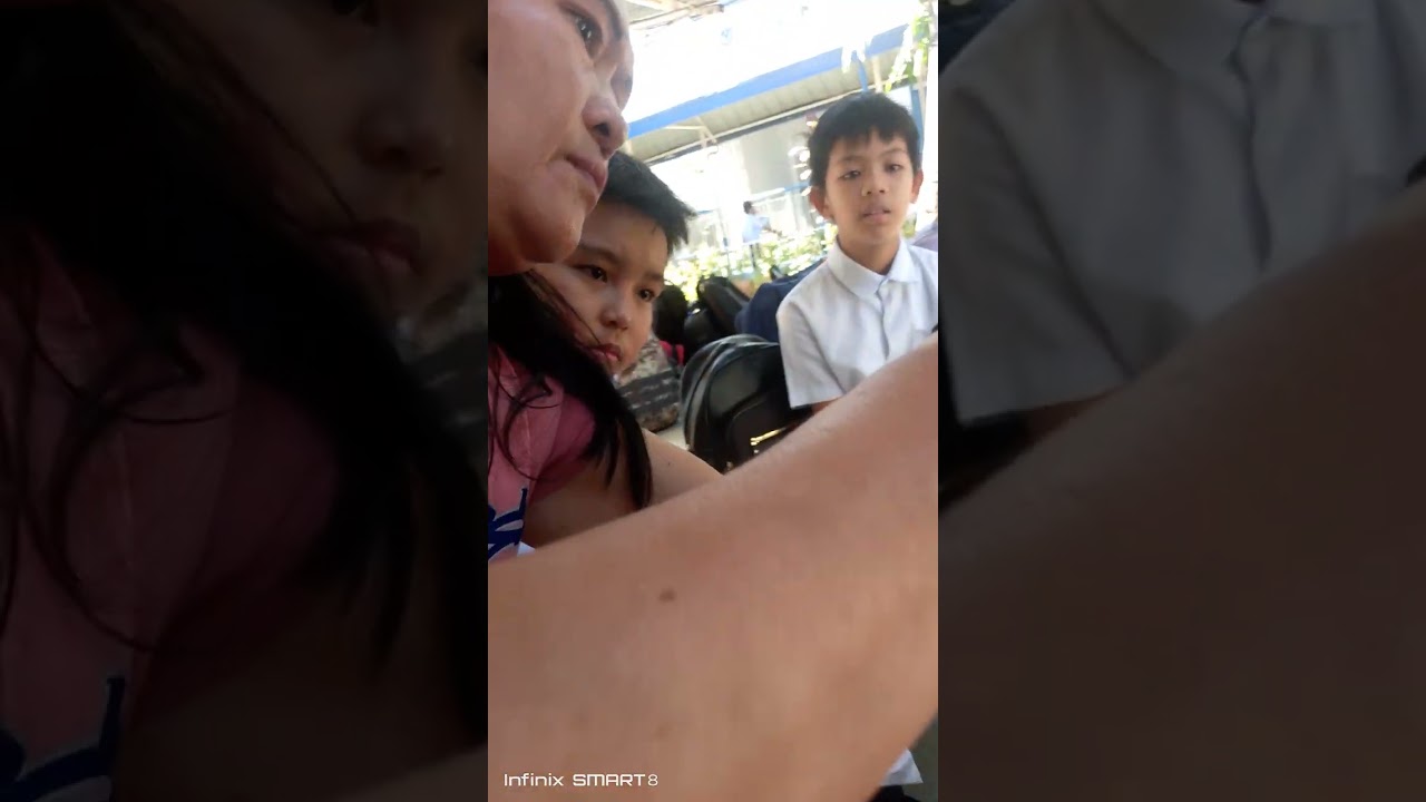 Nasa school Ako, may Nakita Akong bata na nahihilo, tinulungan ko po cia