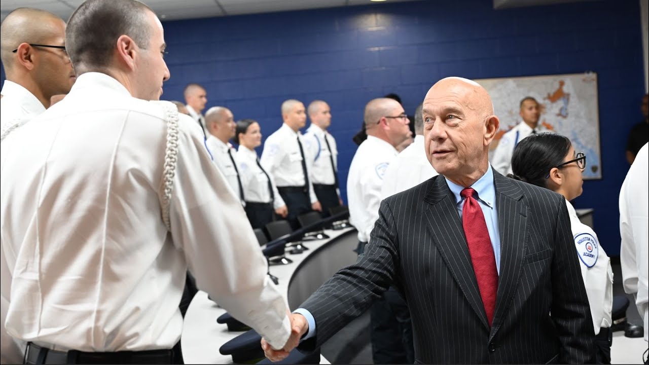 Mayor Announces $10K Pay Increase + $5K Incentive for Cadets I Houston Police