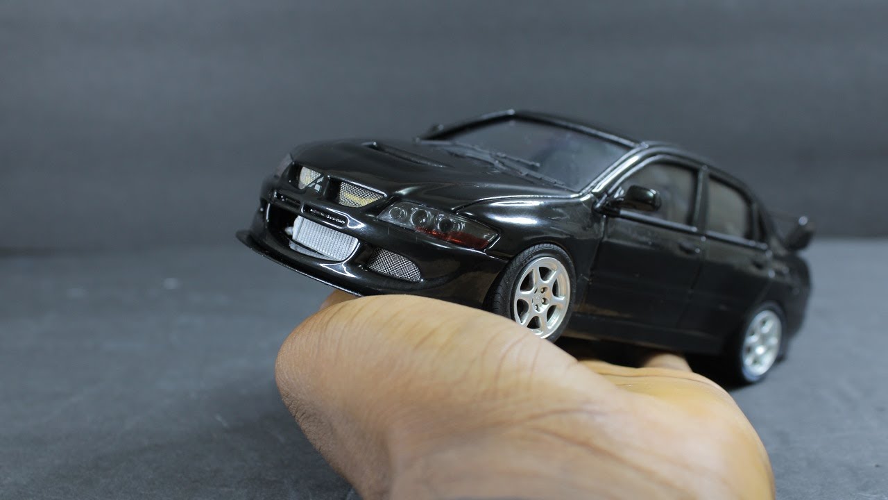 Building a 2003 Mitsubishi Evolution VIII Scale model by Fujimi [Full Build]