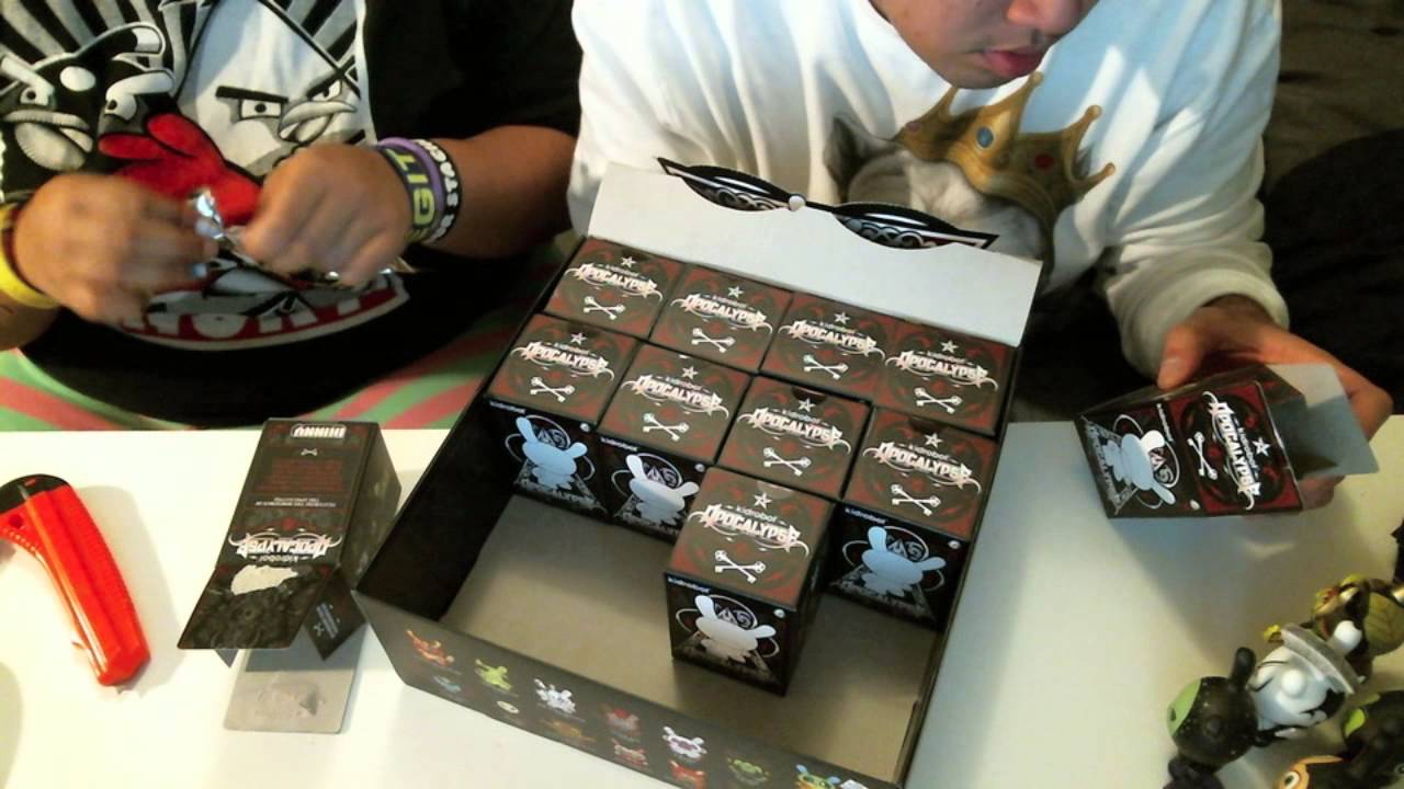 Kidrobot Haul (Apocalypse Case Unboxed) [Ejax]