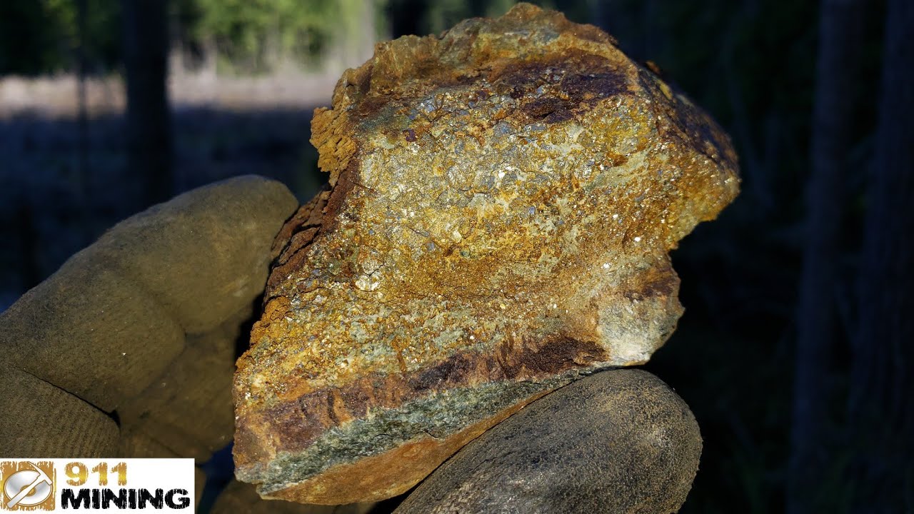 Exploring A Volcanic Massive Sulfide Deposit!