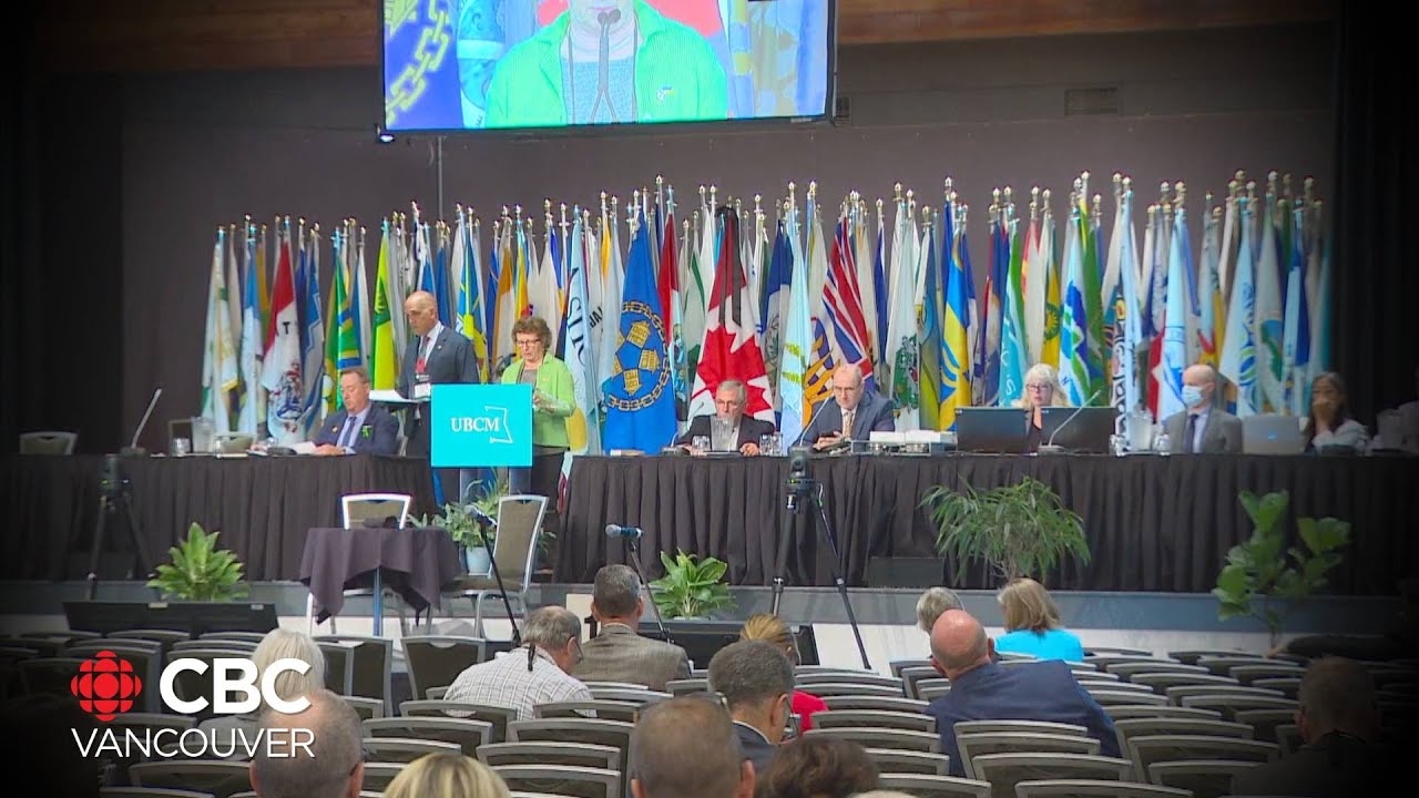 What are mayors meeting in Whistler talking about in the middle of their election campaigns?