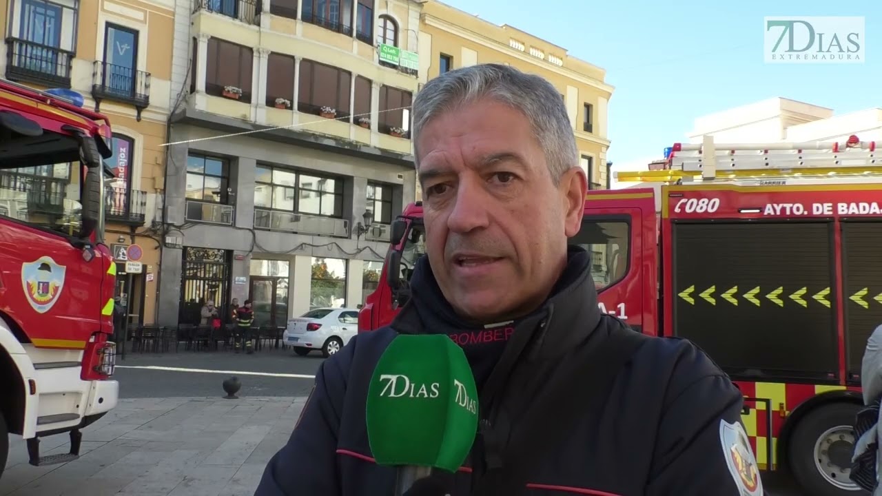 LOS BOMBEROS DEL AYUNTAMIENTO DE BADAJOZ PRESENTAN DOS NUEVOS VEHÍCULOS