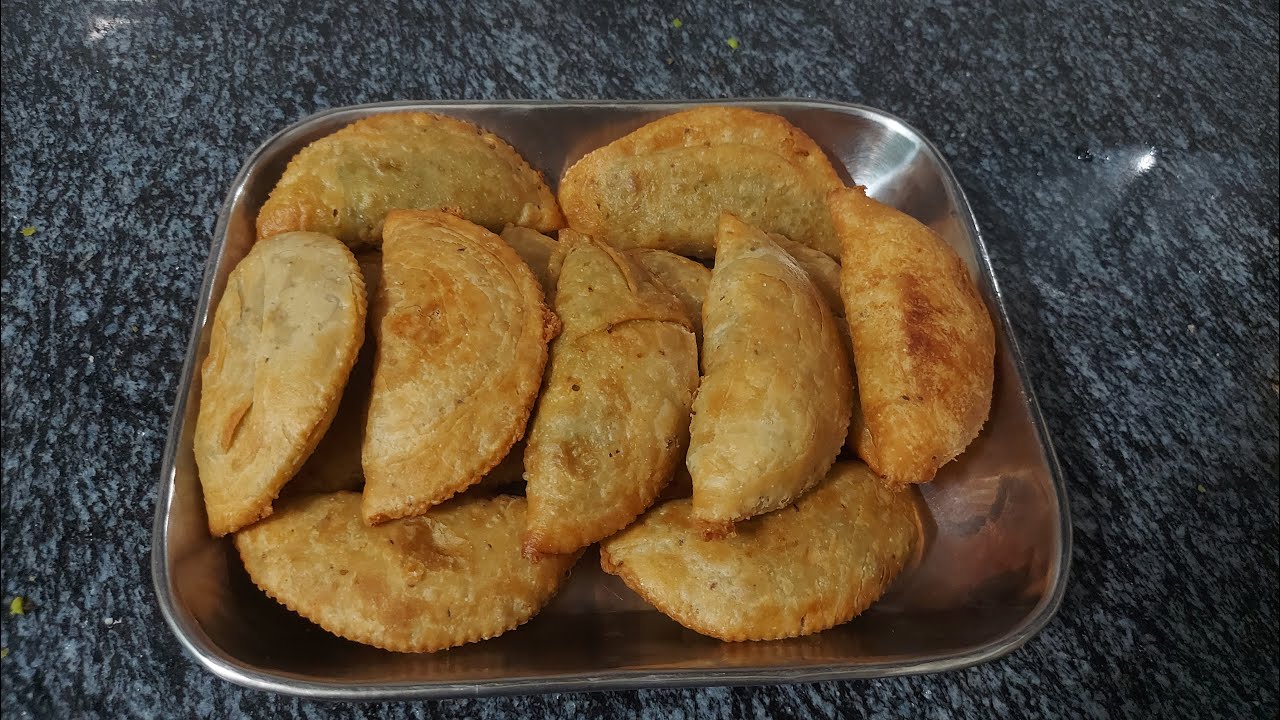 हिवाळी स्पेशल मटार करंजी रेसिपी | Matar Karanji Recipe | Mandakini Recipe