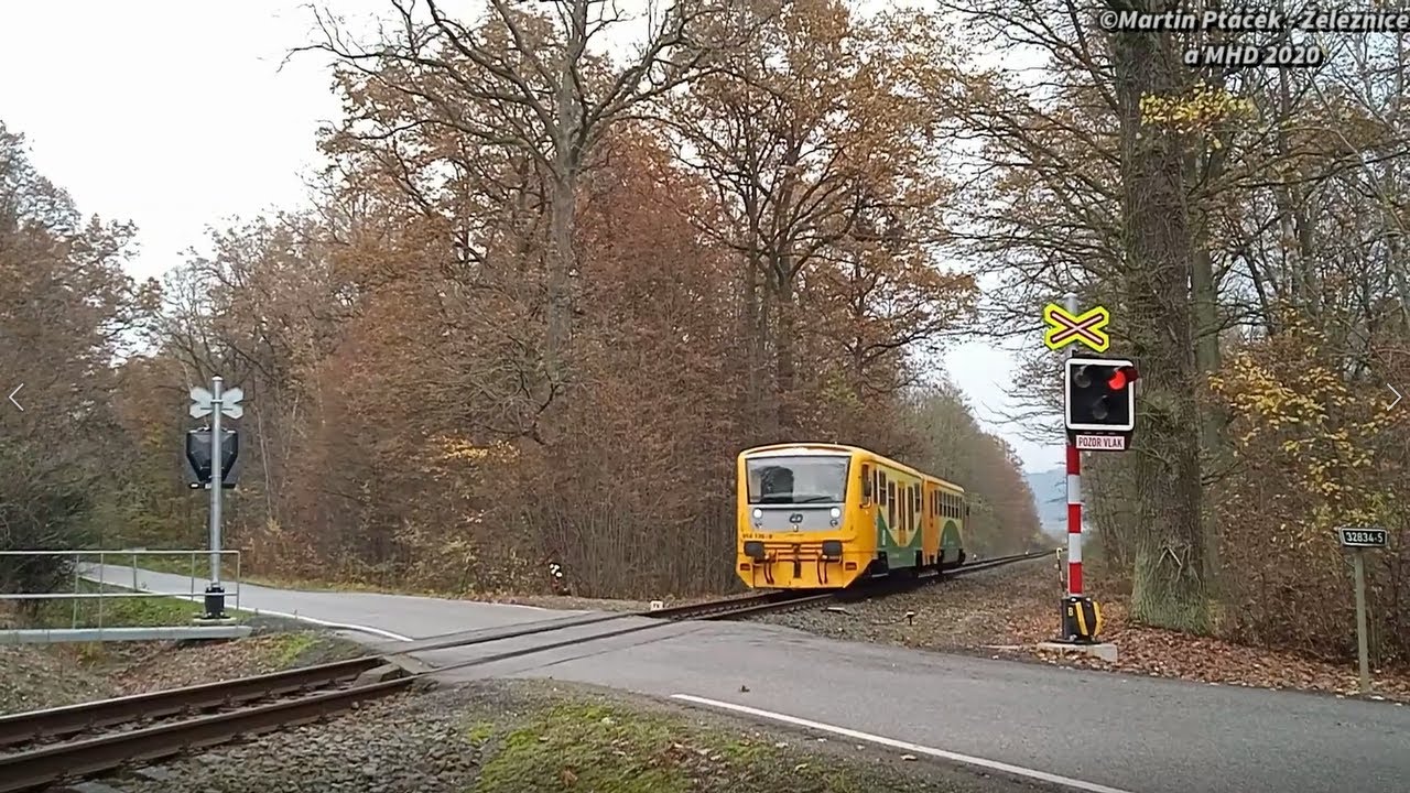 Železniční přejezd Butoves-Kovač - P3126 (AŽD LED-PV) - 14.11. 2020 / Czech railroad crossing.