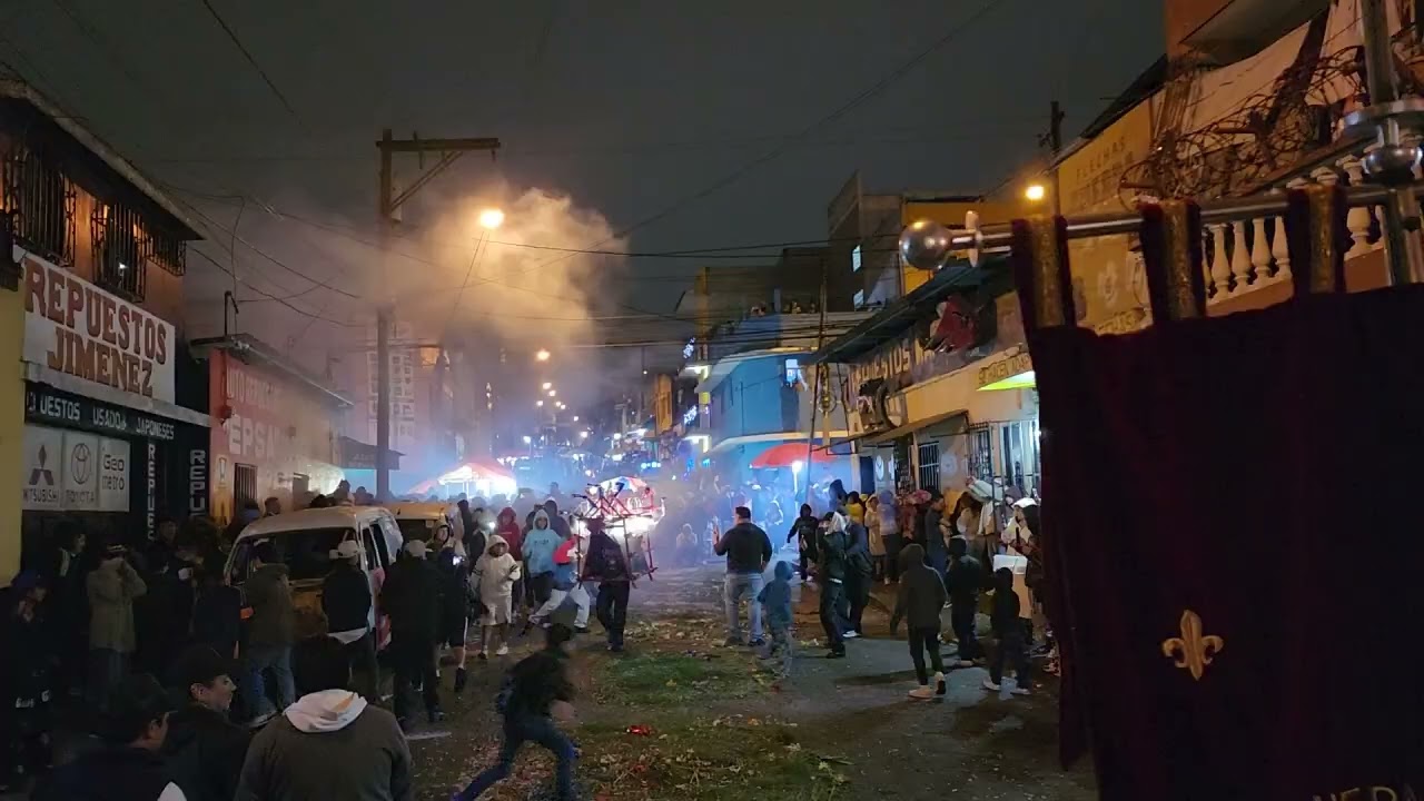 Fe que une Barrios: El Milagroso Cristo de Esquipulas recorre las Zonas 8 y 12 quema de torito 