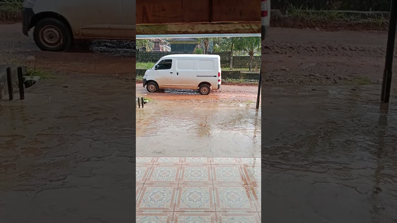 HUJAN PANAS