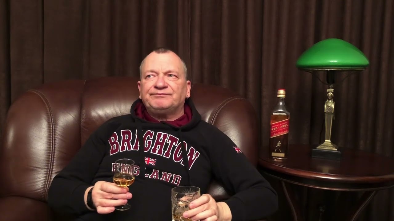 Виски Johnnie Walker Red Label , а так ли уж плох младшенький пешеход?