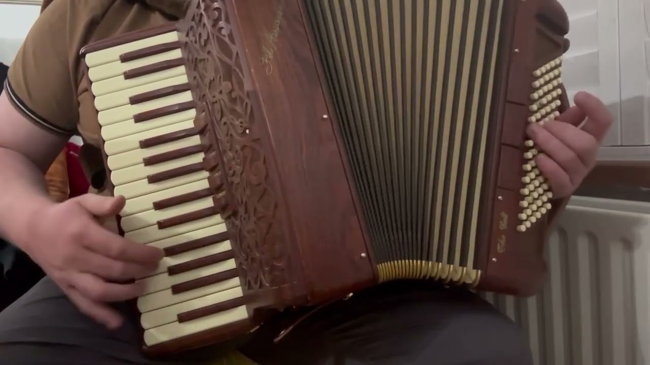 Maggie West’s Waltz - Ewan McNeill - Piano Accordion