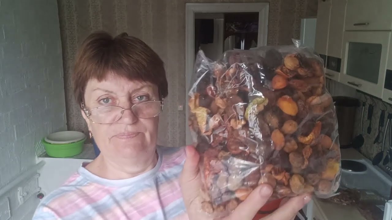 Получила пенсию, поехала тратить /