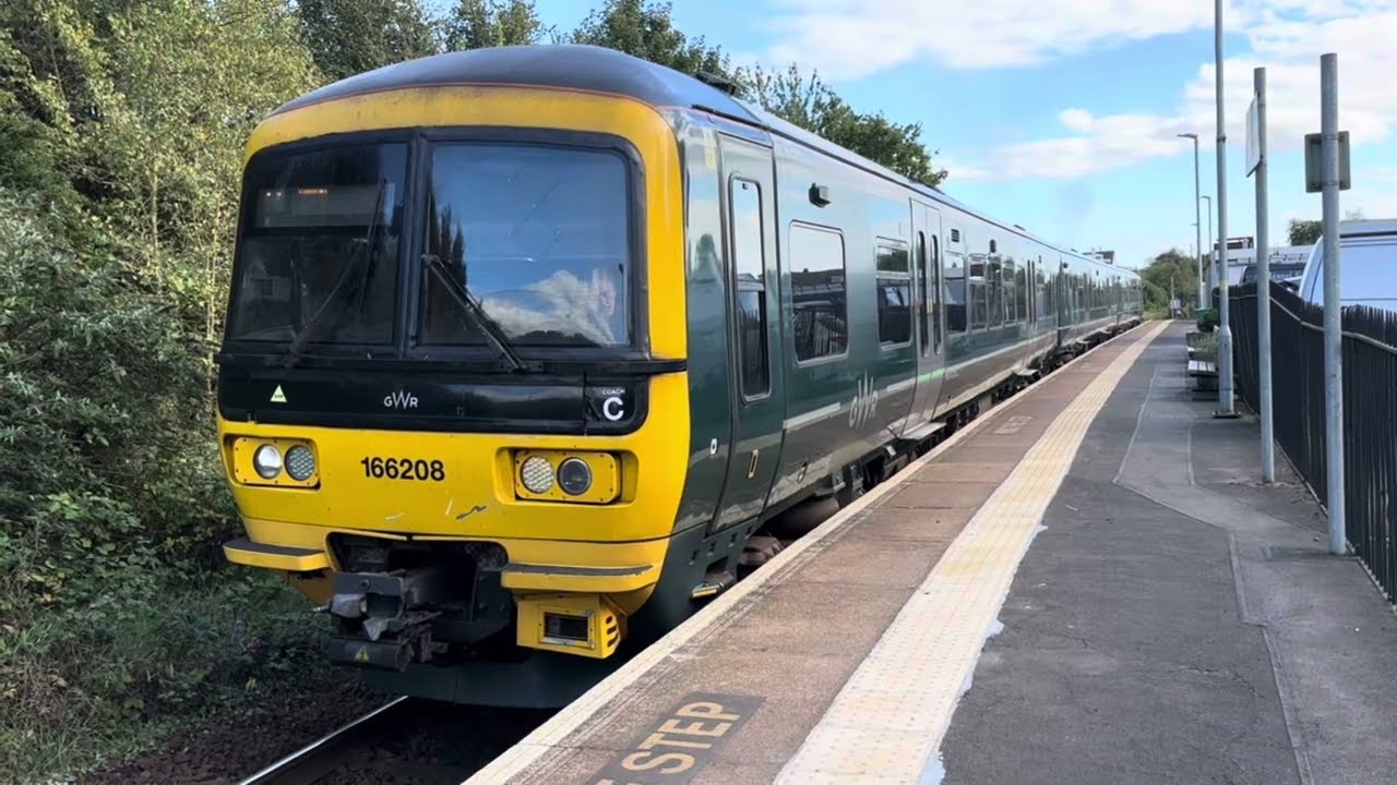 Lympstone Village Railway Station | Trains at and a tour of the station | 28/09/2024
