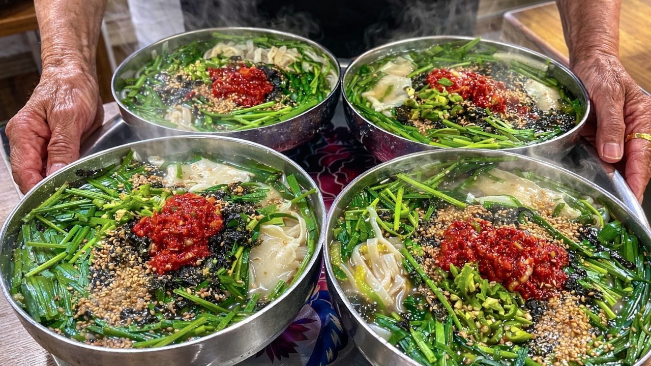 시장 국수 1인자라는 전설의 할머니!! 허름한 상가에서 50년 서울에 이런 곳이?! Korean street food