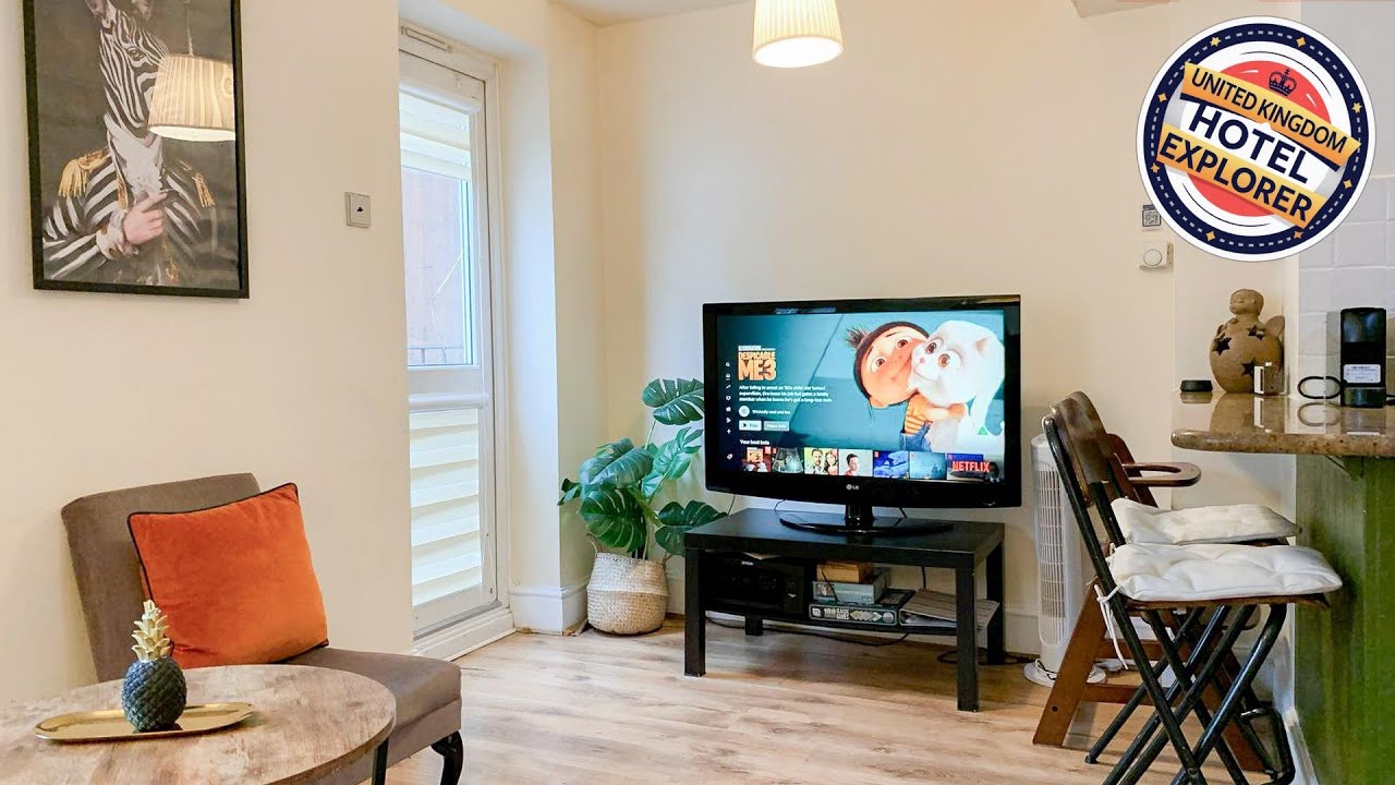 Lovely flat in West Kensington Central London | London, United Kingdom | Hotel Review 🏨