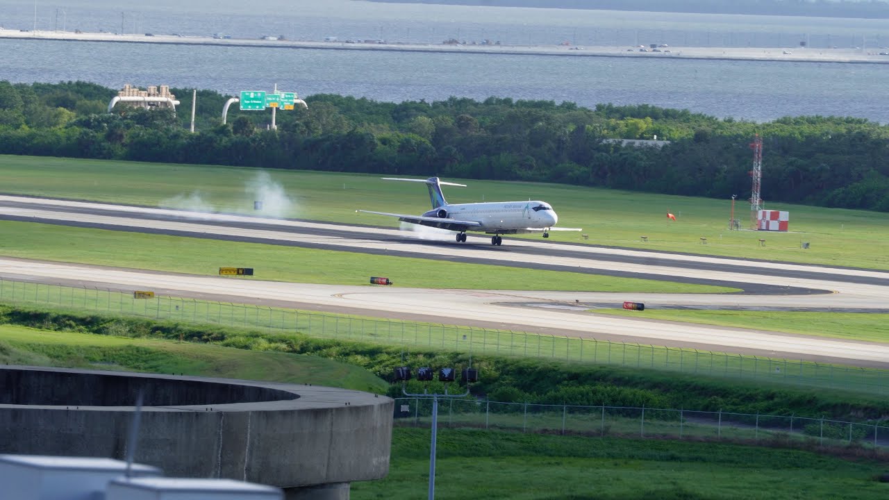 Labor Day Spotting 2025 featuring a Mad Dog MD80 [4K]