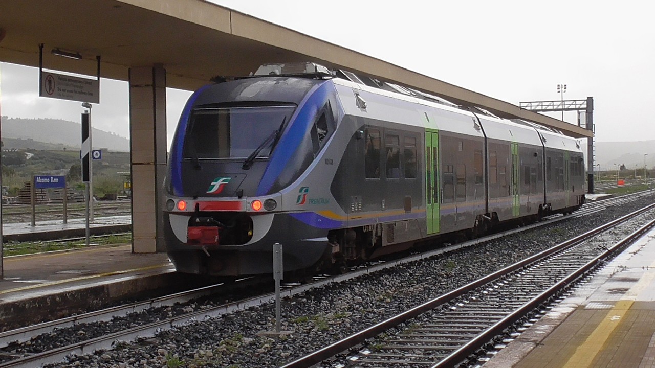 Minuetto Diesel 038 ad Alcamo Diramazione per Trapani con pioggia!