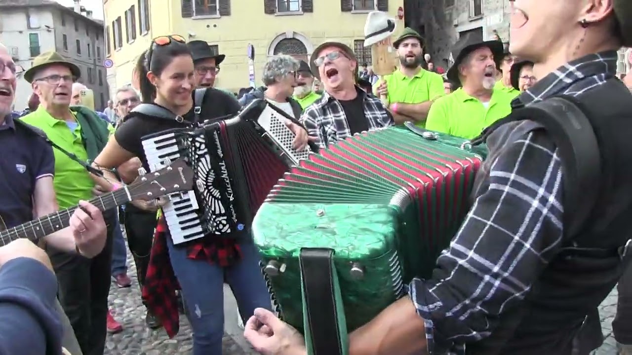 CORO  SPONTANEO  