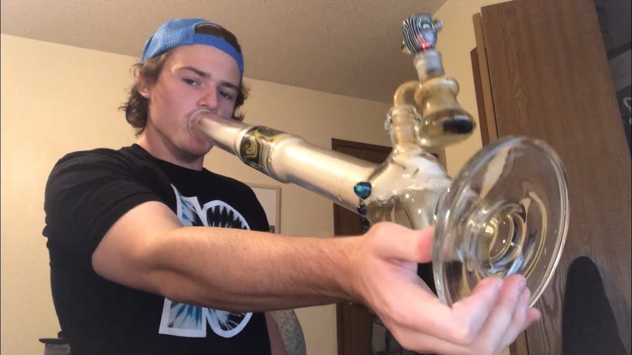 Seshing with Maple Ep.1 | New Bong! (3 FEET)