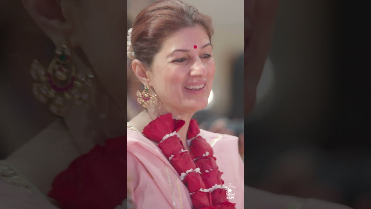 Akshay Kumar, Twinkle Khanna & Family visit Neasden Temple to celebrate Diwali &ndash; 20 October 2025